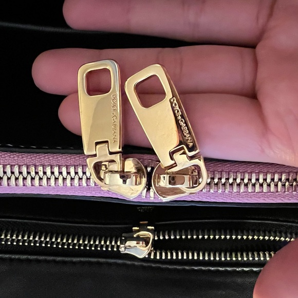 SOLD Dolce & Gabbana pink Lucia bag with bee decorated - Picture 10 of 16